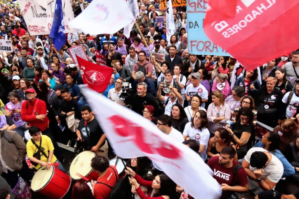 WhatsApp-Image-2025-04-26-at-00.49.27-1024x682 PROFESSORES DECIDEM ENTRAR EM GREVE EM SÃO PAULO APÓS ASSEMBLEIA DA APEOESP