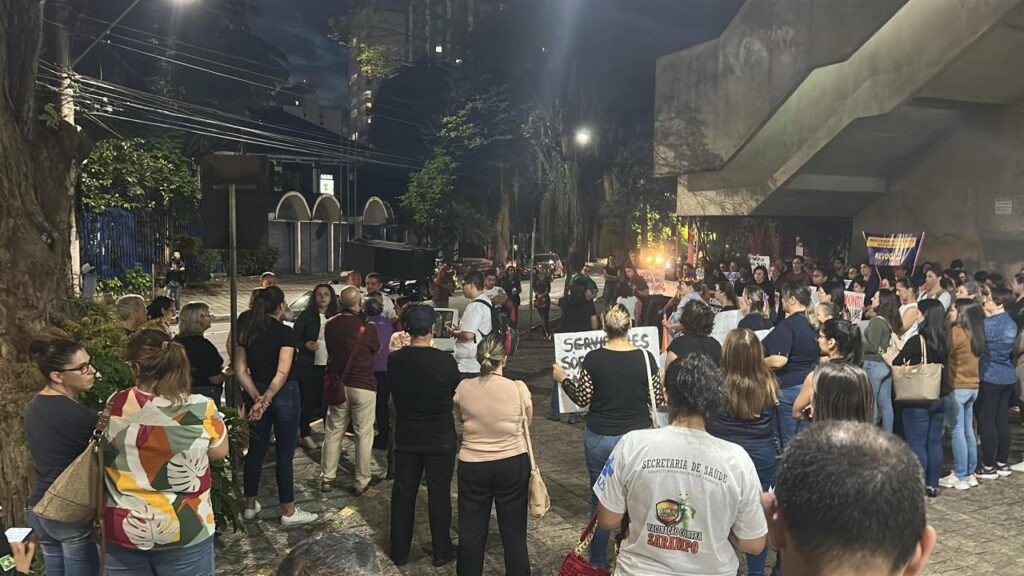495967264_1009885894594227_6173571746663575955_n-1024x576 TRUCULÊNCIA NA PREFEITURA: GCM ARMADA EM MANIFESTAÇÃO PACÍFICA DE SERVIDORES INDIGNA TAUBATÉ